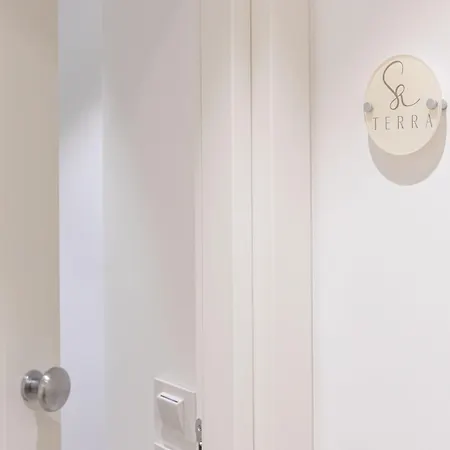 Πανσιόν Syrrenton 4*